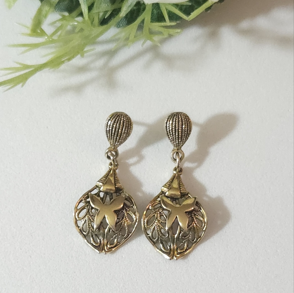 Vintage Gold Plated Butterfly & Leaf Filigree Dangle Earrings - Picture 8 of 13